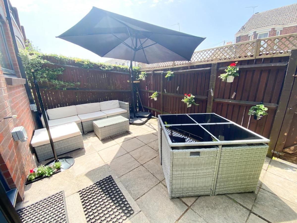 Harbourside House - Great Location - Parking - 2 En-Suites - Sleeps 5 Plus 1 Poole Kültér fotó